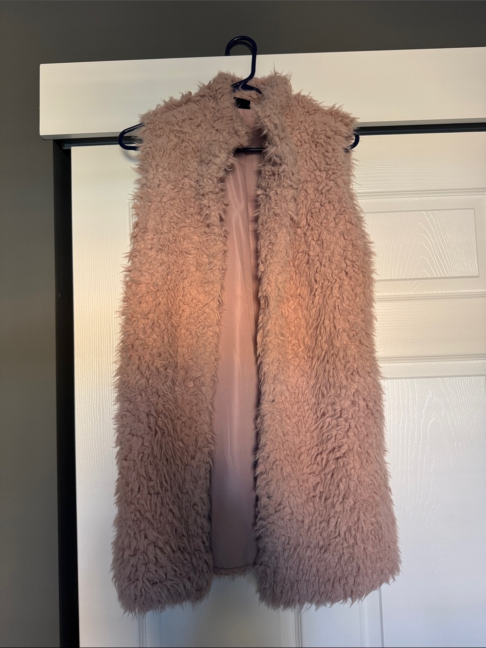 Love Token Plush Faux Shearling Open-Front Vest in Dusty Rose
